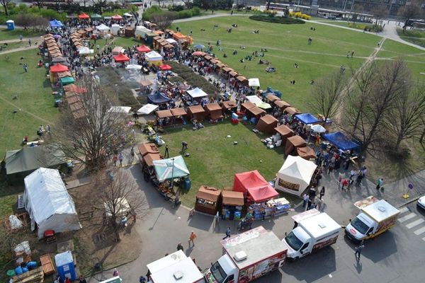 Рынки на Кулатяку. Рынок Дейвицка