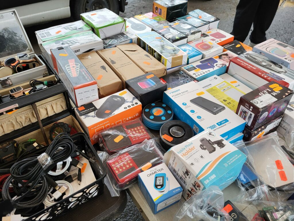 Электроника блошиный рынок прага