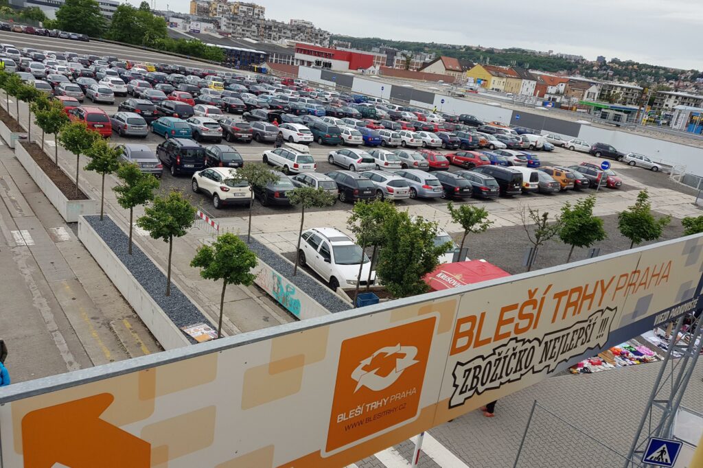 Блошиный рынок Прага (U Elektry)