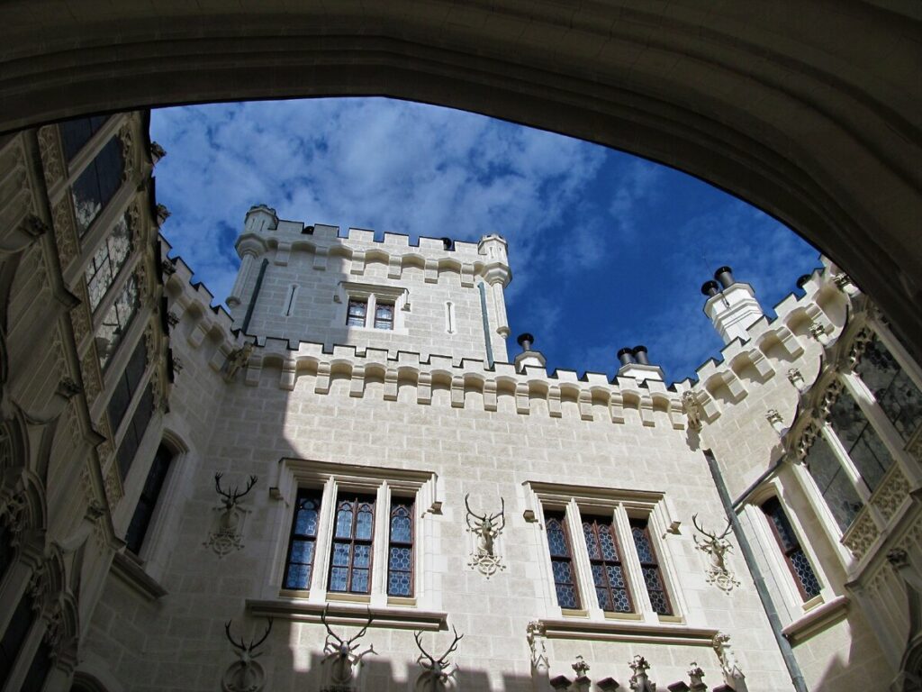 Внутринний двор. Глубока над Влтавой