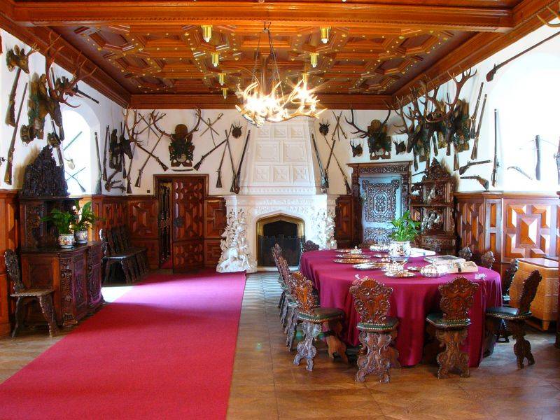 Оружейная. Глубока над Влтавой. Чехия