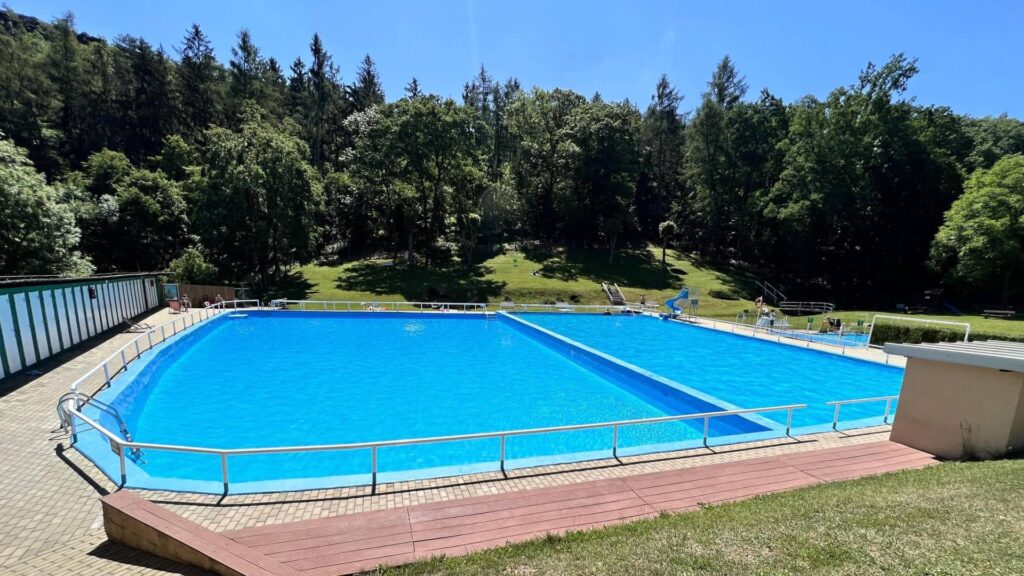 Бассейн Divoká Šárka Прага