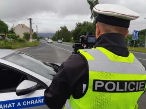 Speed Marathon: водителей штрафуют и угощают пивом